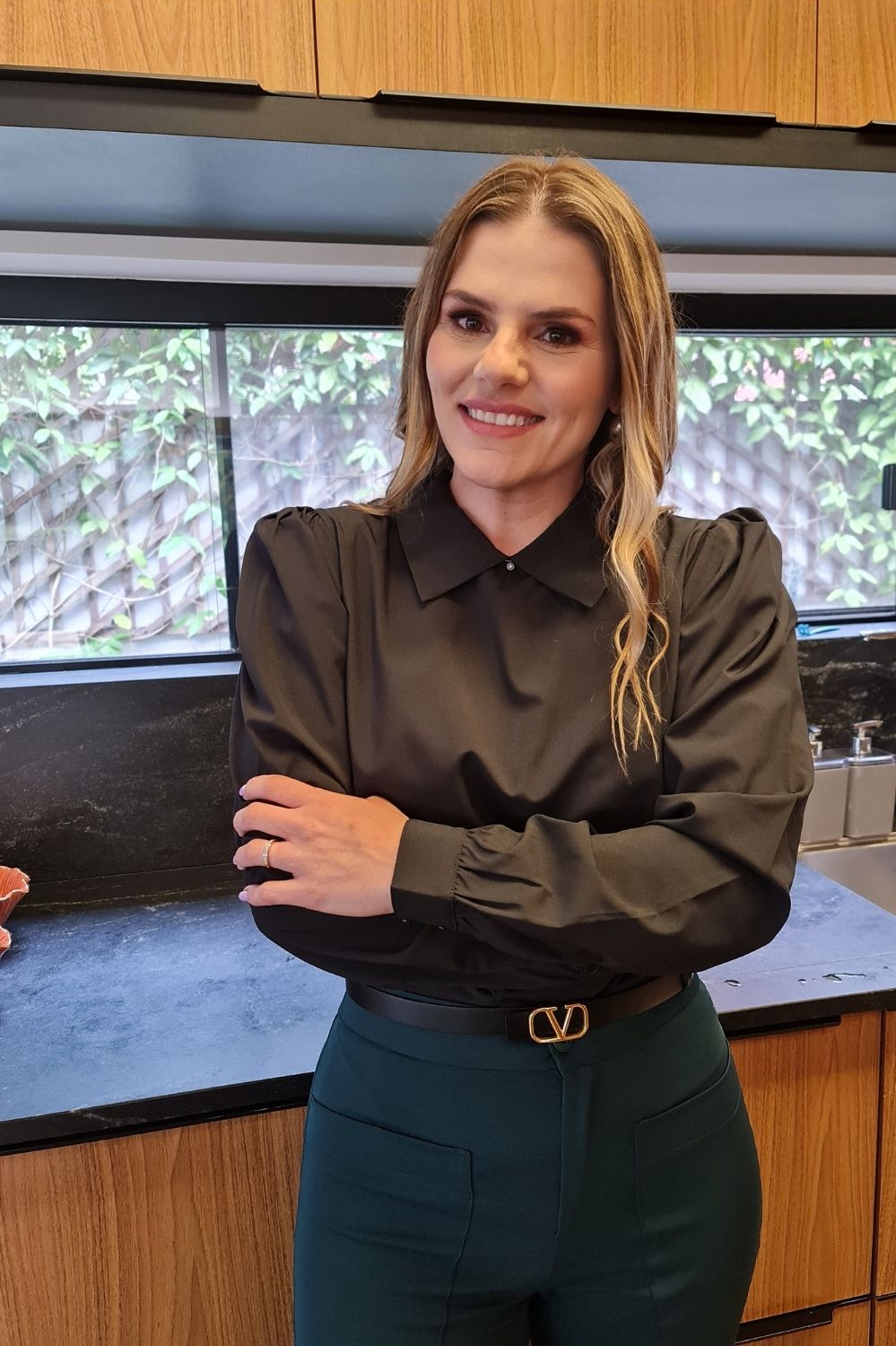 BLUSA PAULA C/GOLA MICROFIBRA ML-PRETO